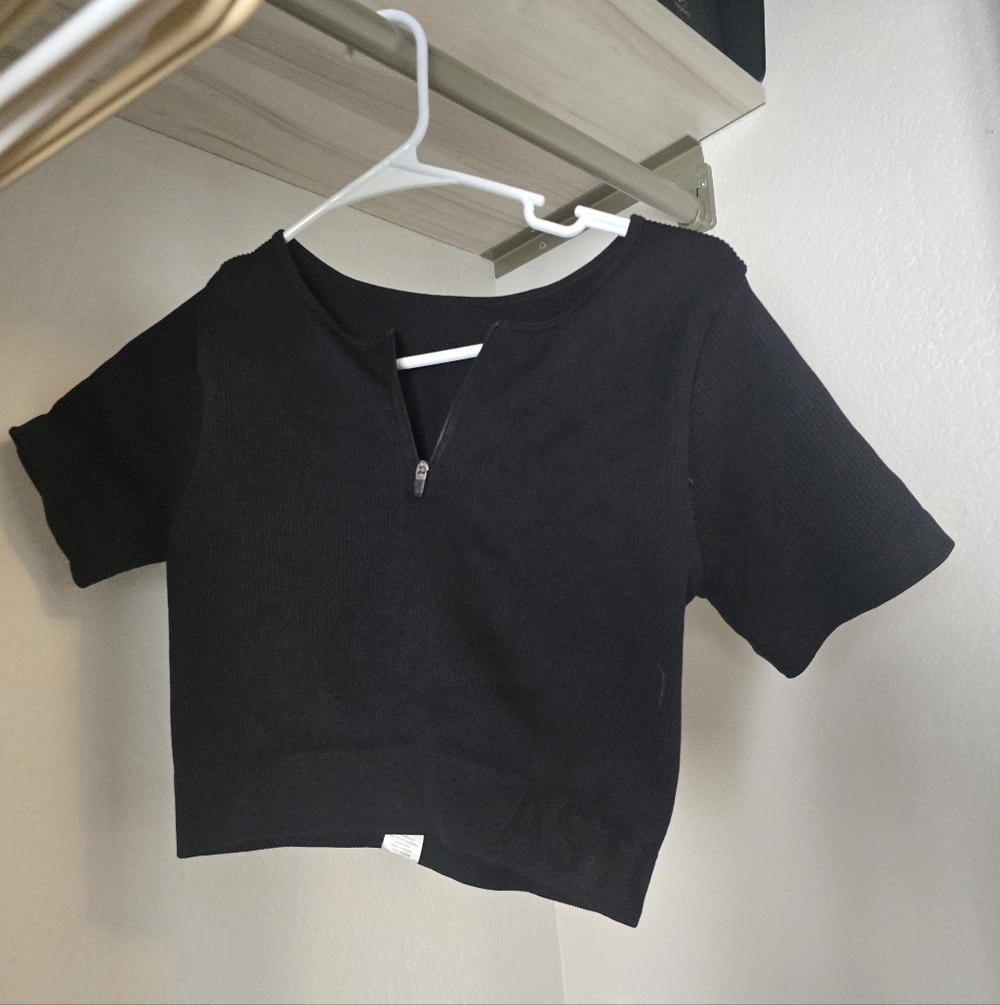 Astoria Activewear -Black Crop Top Work Working Out